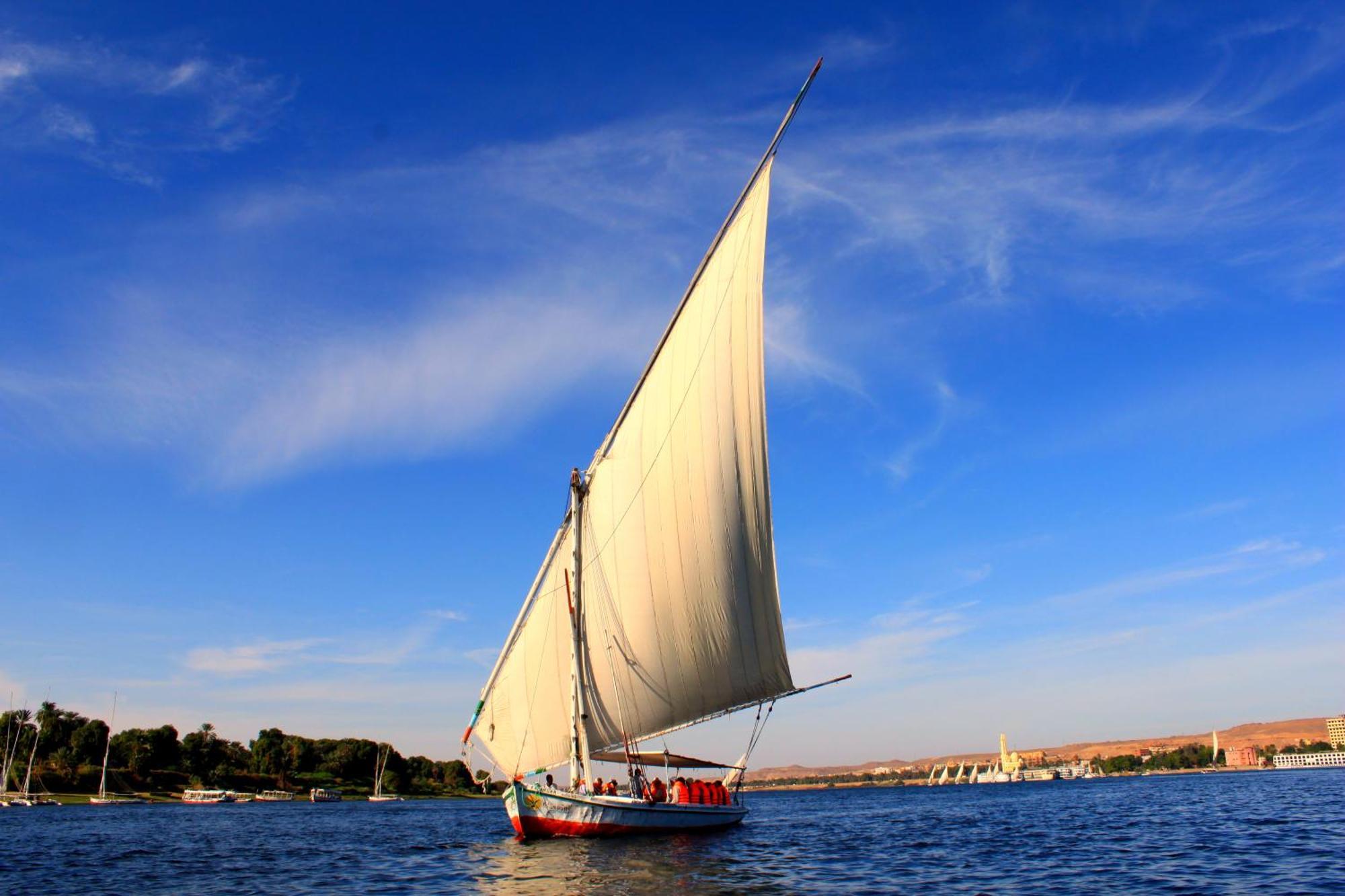 Moevenpick Royal Lily Nile Cruise, Every Monday Four Nights From Luxor, Every Friday Three Nights From Aswan - Including Excursions & Sightseeing Экстерьер фото