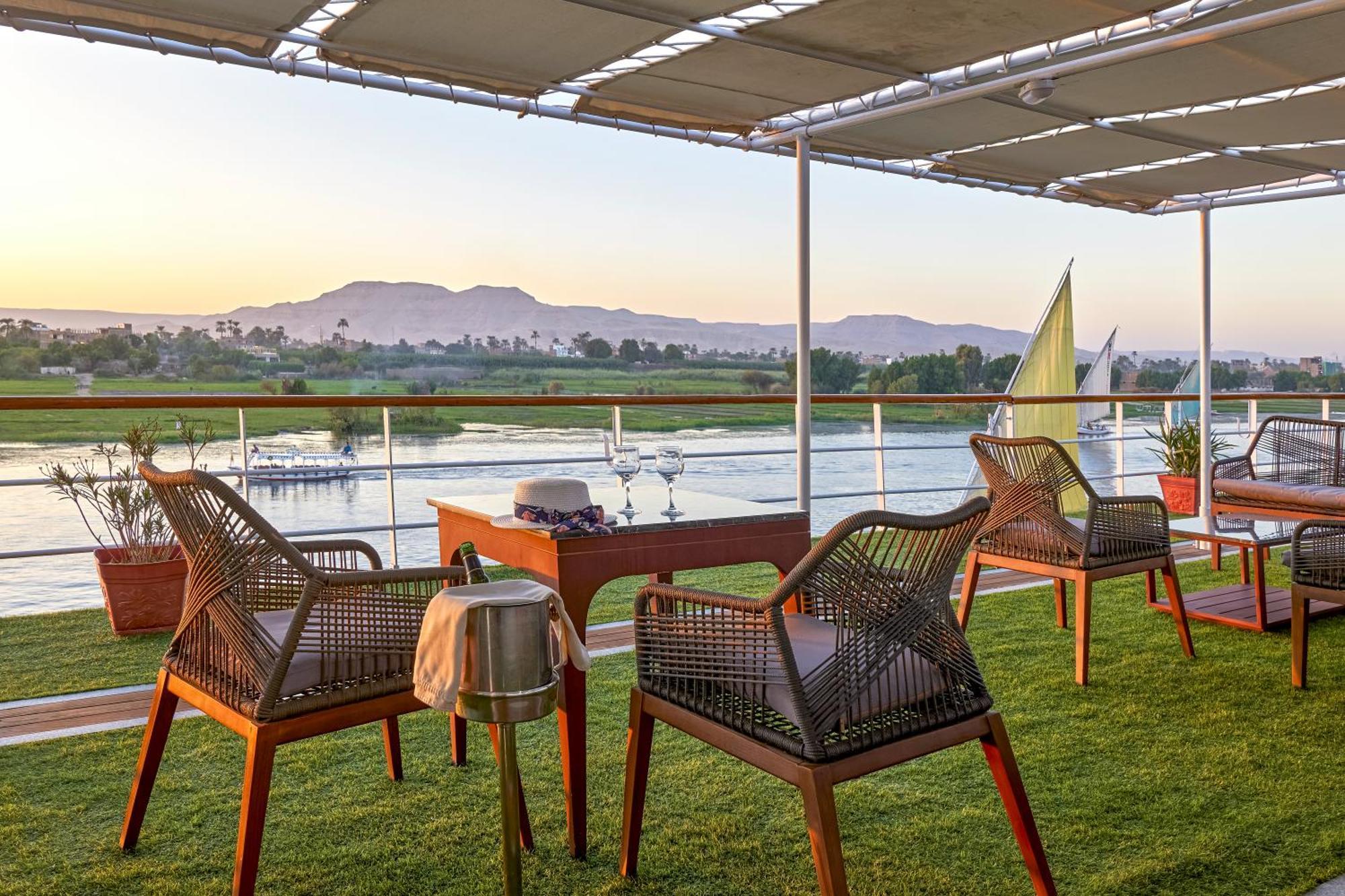 Moevenpick Royal Lily Nile Cruise, Every Monday Four Nights From Luxor, Every Friday Three Nights From Aswan - Including Excursions & Sightseeing Экстерьер фото
