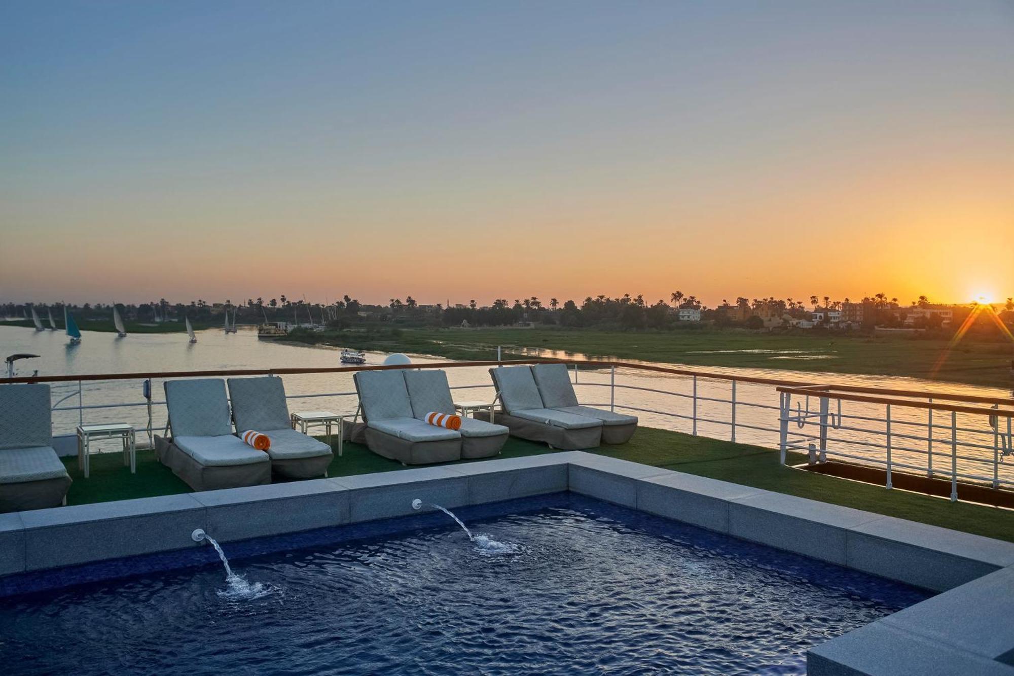 Moevenpick Royal Lily Nile Cruise, Every Monday Four Nights From Luxor, Every Friday Three Nights From Aswan - Including Excursions & Sightseeing Экстерьер фото